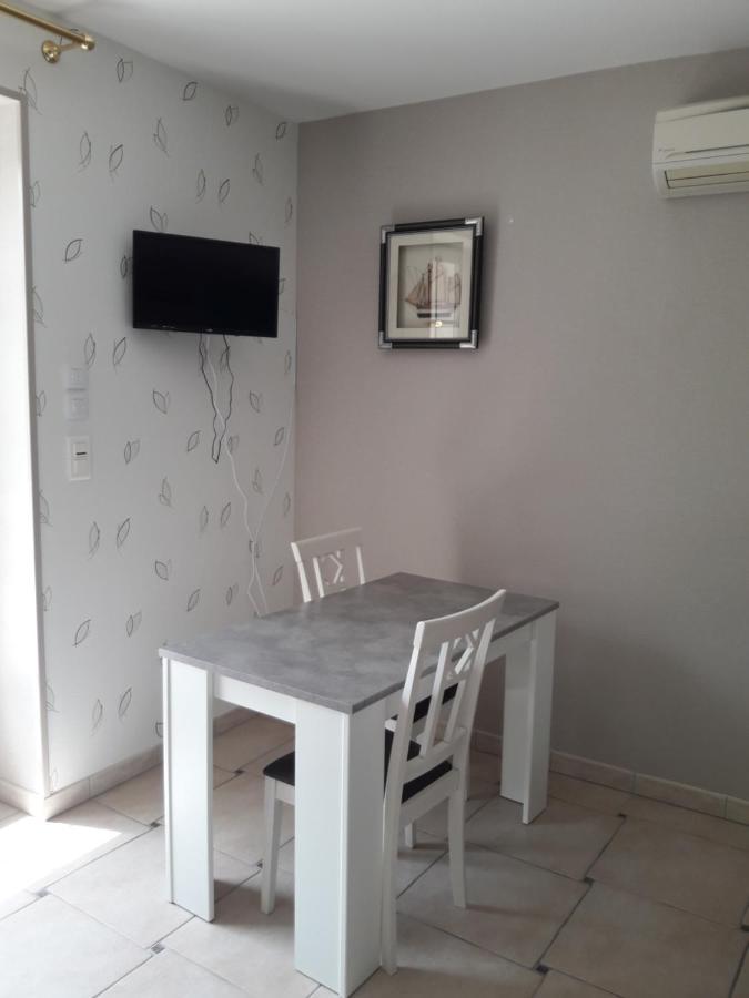 Saint-Hilaire-la-Palud Logis De Lange Studio 2 P מראה חיצוני תמונה